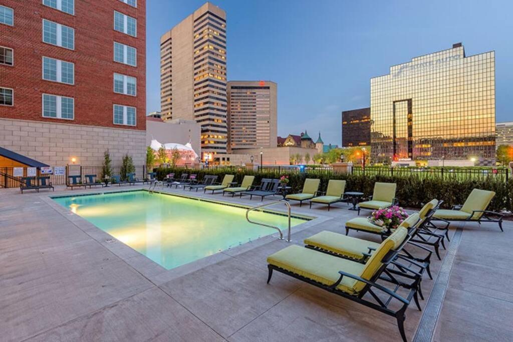 King Size Studio In Heart Of Downtown Columbus Exterior foto